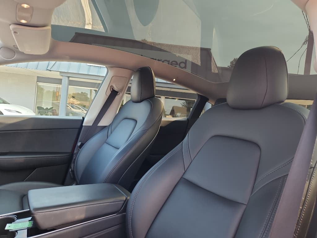 2021 Tesla Model Y view 18
