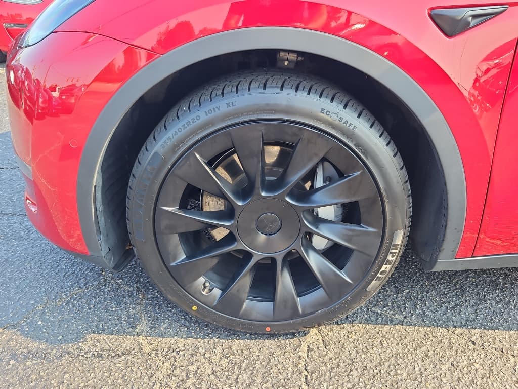 2021 Tesla Model Y view 23
