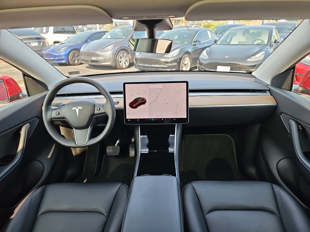 2021 Tesla Model Y view 13