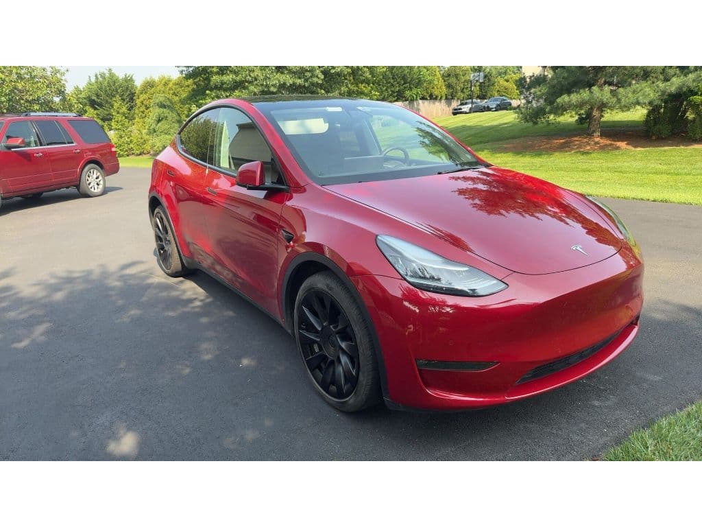 2021 Tesla Model Y view 4