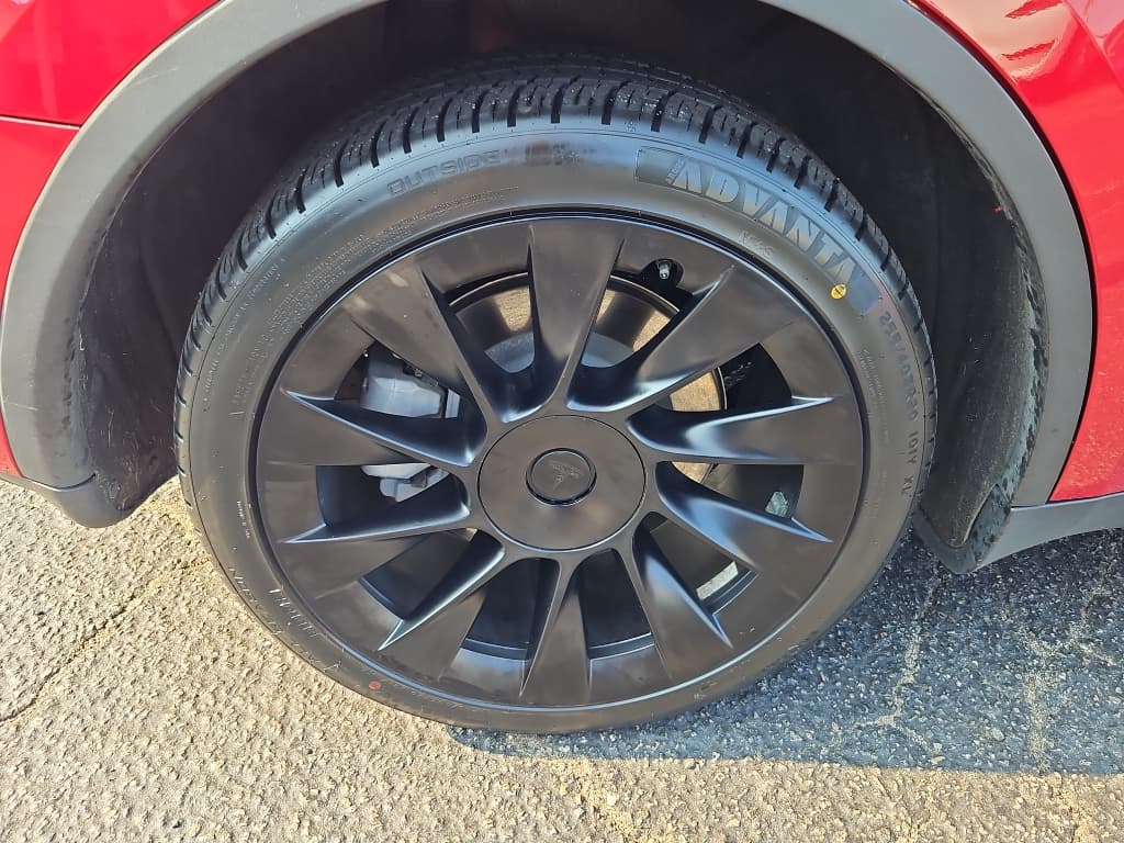 2021 Tesla Model Y view 27