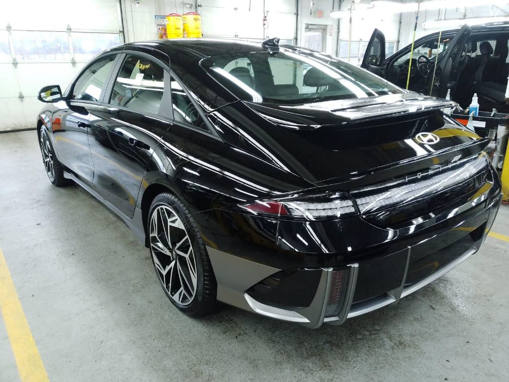 2025 Hyundai IONIQ 6 view 2