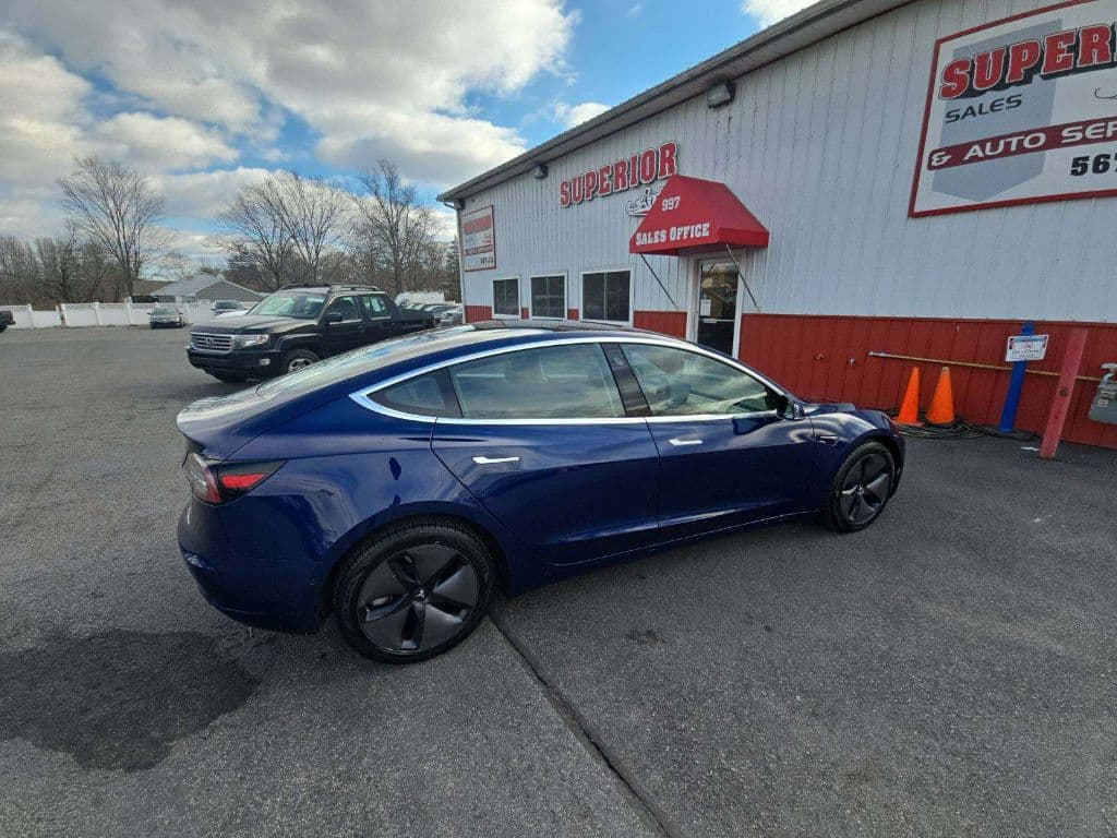 2018 Tesla Model 3 view 4