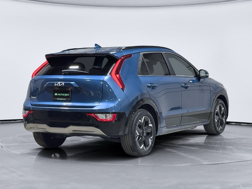 2024 Kia Niro EV view 3