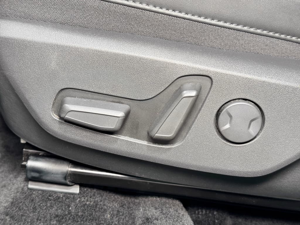 2024 Kia Niro EV view 6