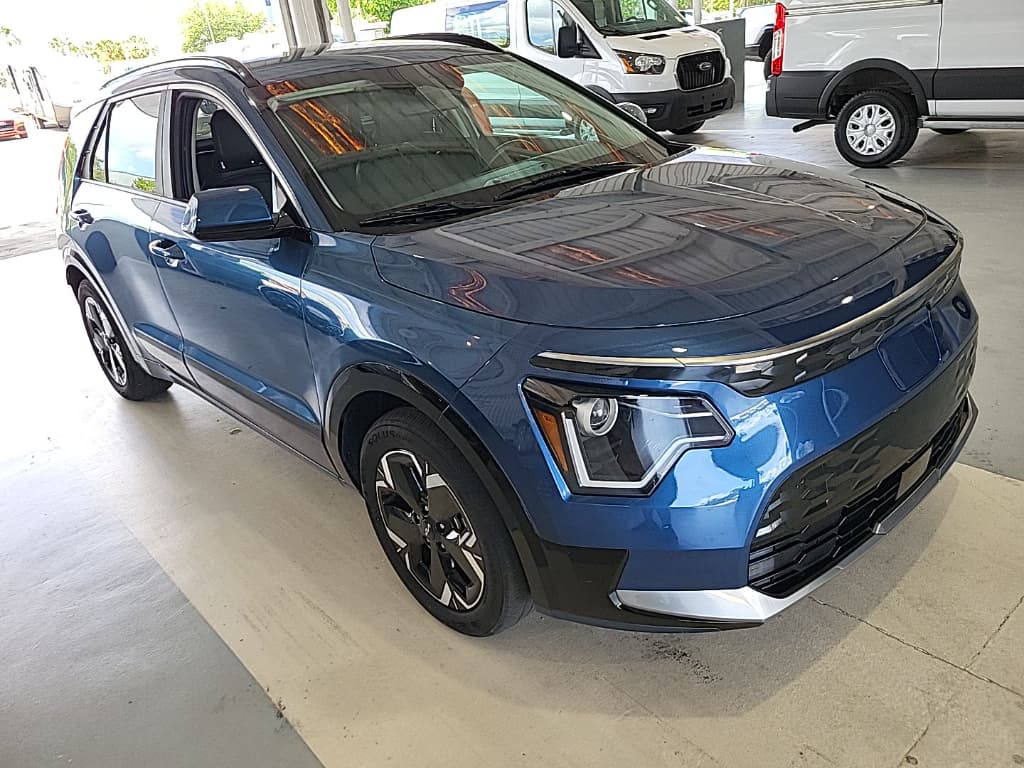 2024 Kia Niro EV view 4