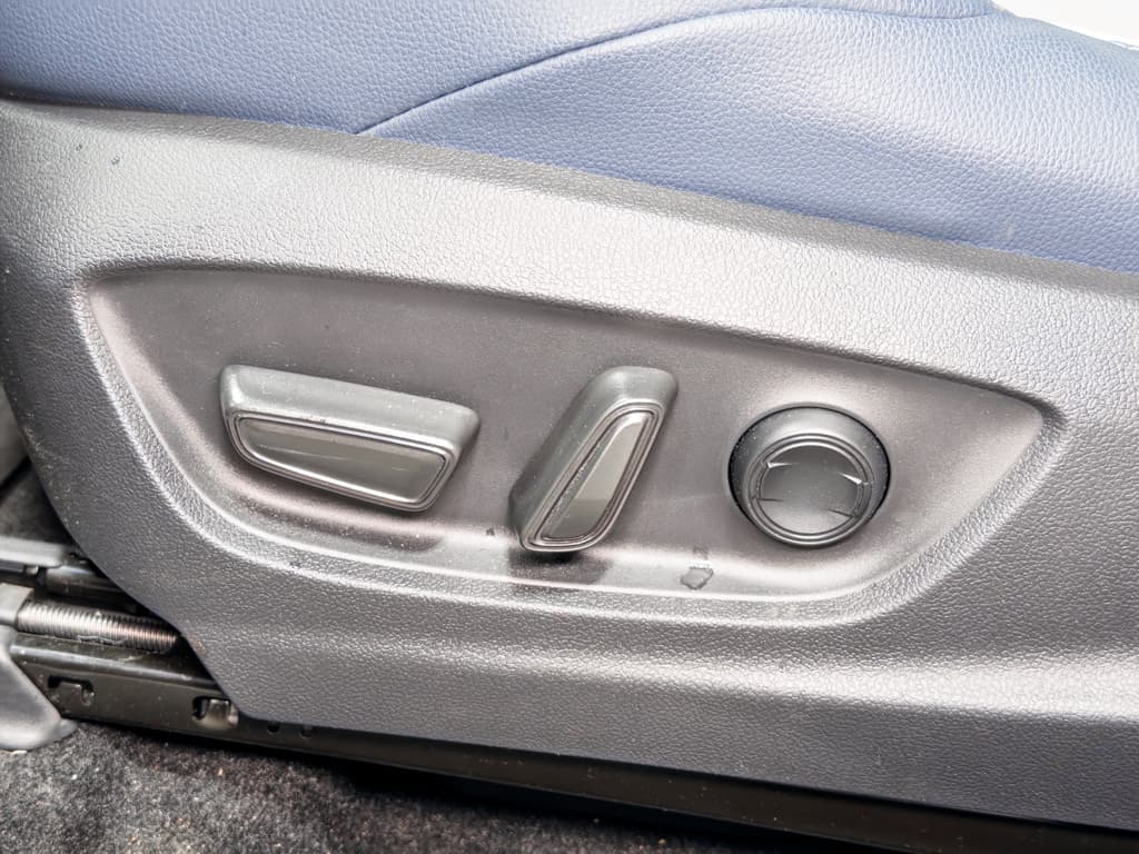 2025 Subaru Solterra view 7