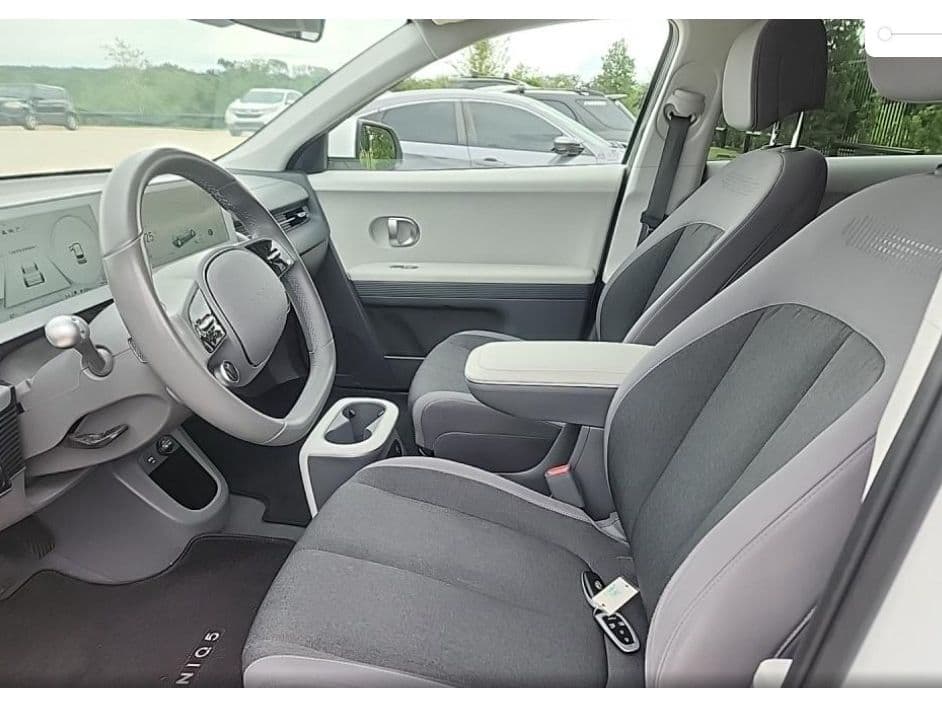 2022 Hyundai IONIQ 5 view 5