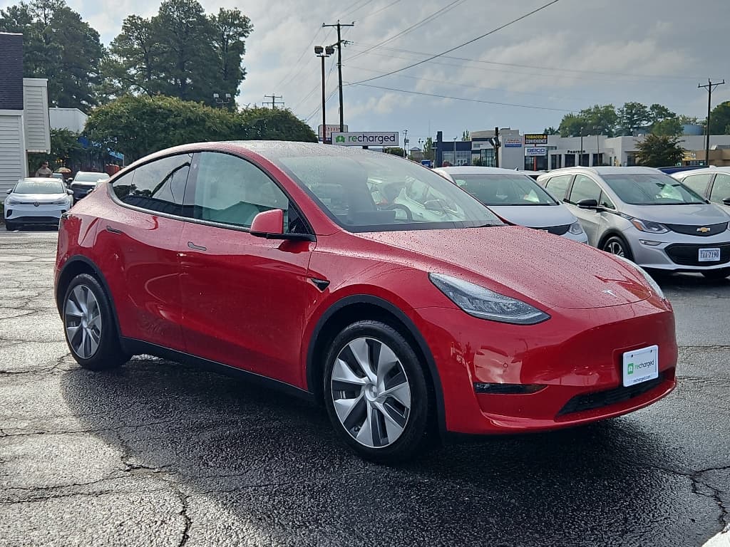 2021 Tesla Model Y view 4