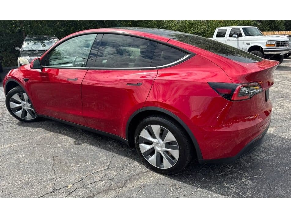 2021 Tesla Model Y view 4