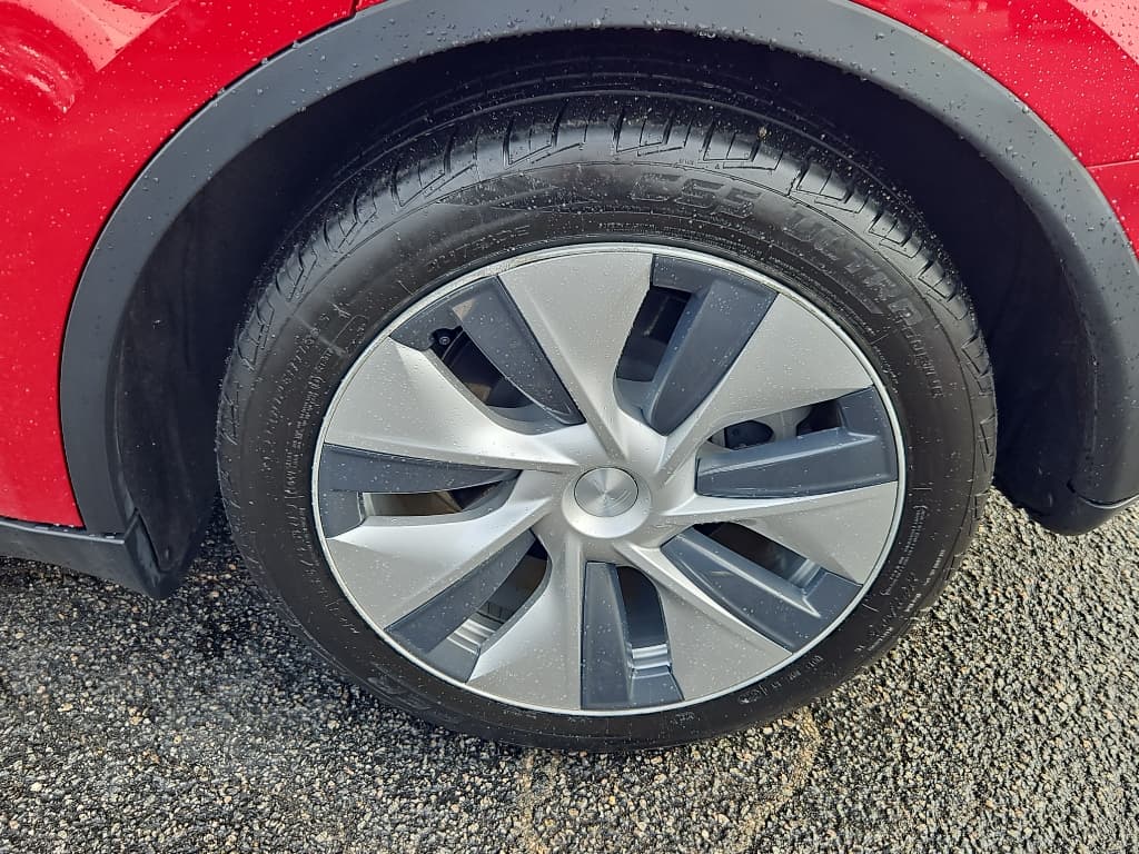 2021 Tesla Model Y view 27