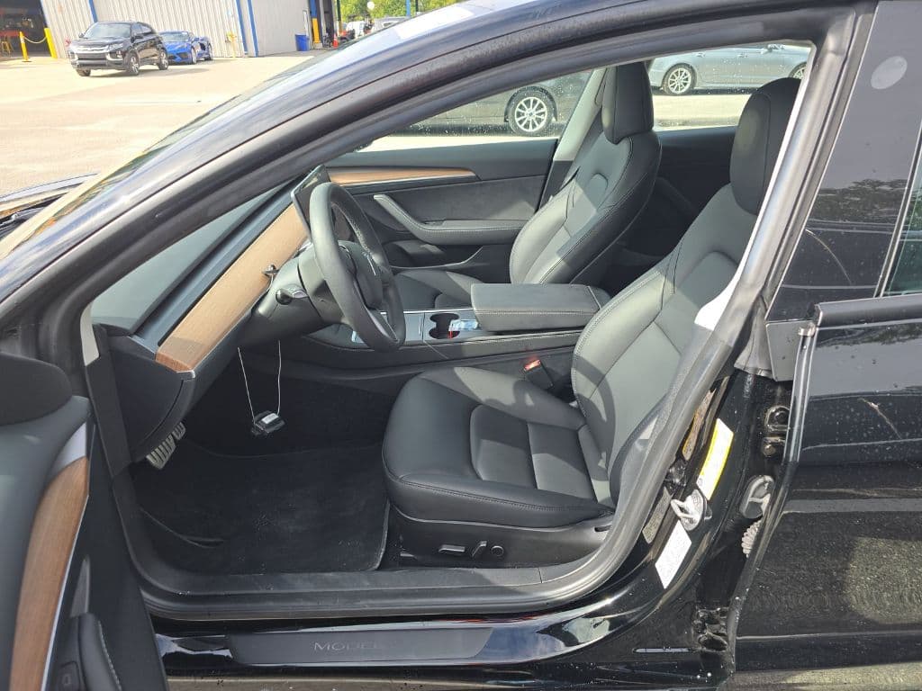 2023 Tesla Model 3 view 5