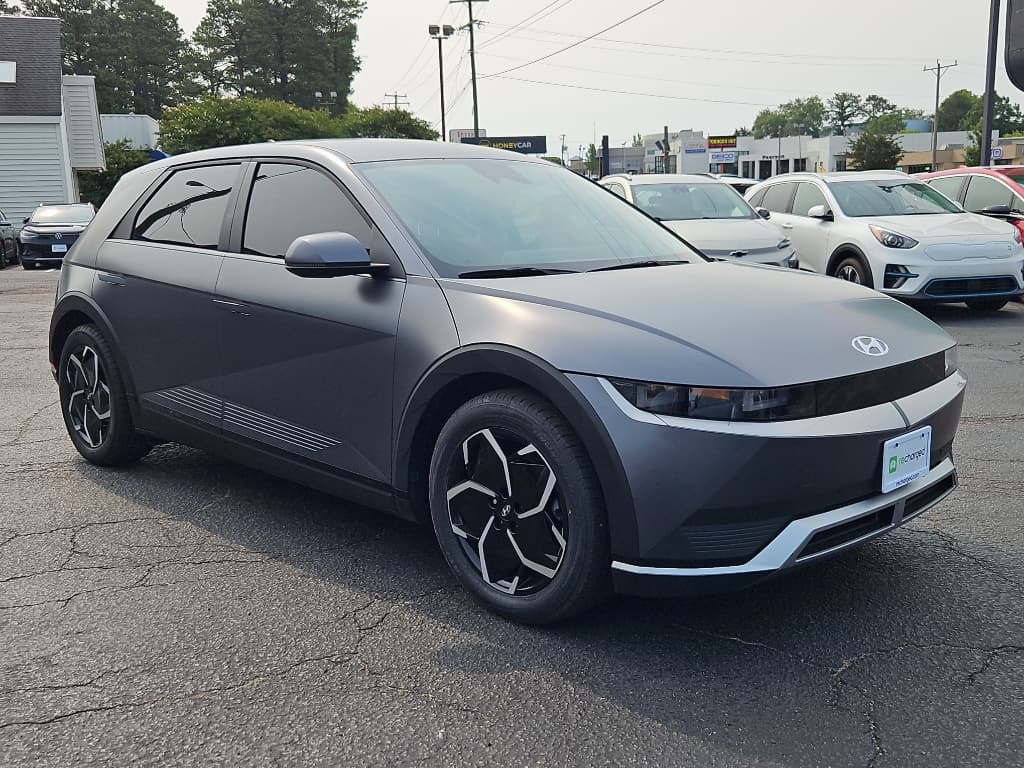 2022 Hyundai IONIQ 5 view 4