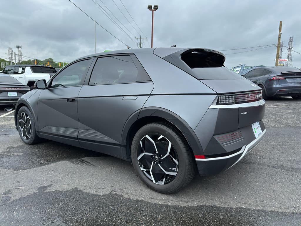 2022 Hyundai IONIQ 5 view 2