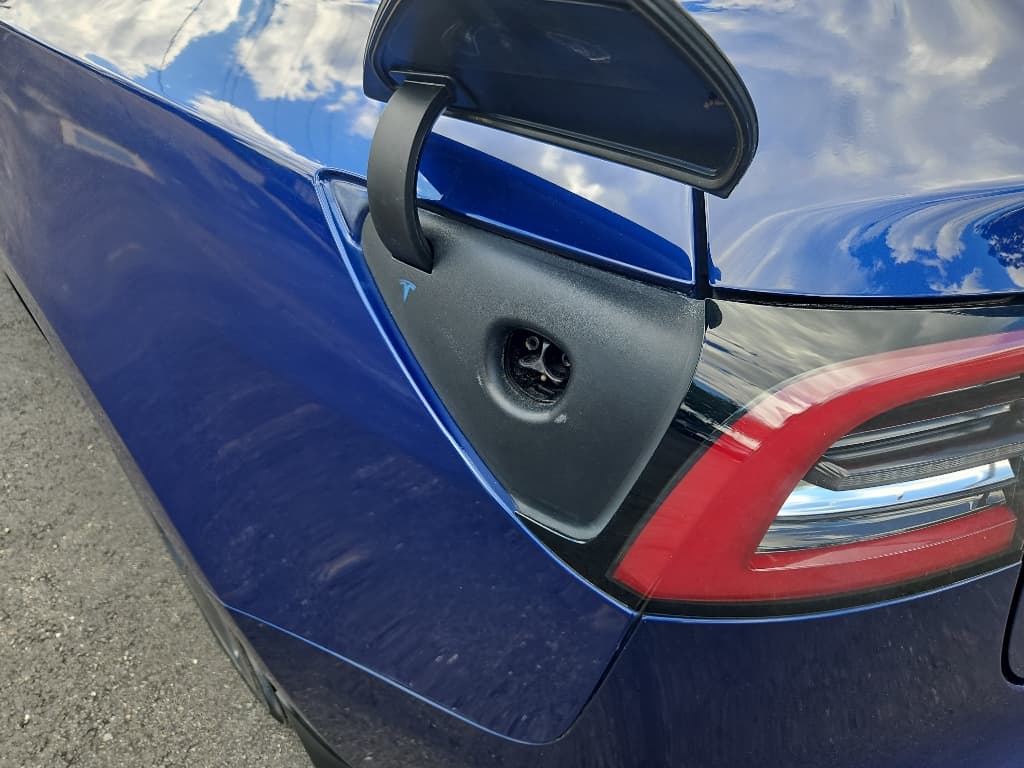 2018 Tesla Model 3 view 5