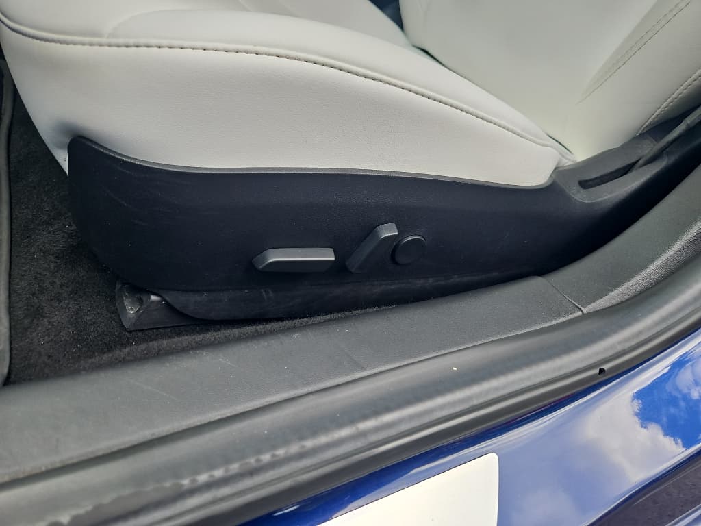 2018 Tesla Model 3 view 7