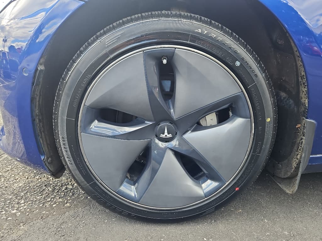 2018 Tesla Model 3 view 23