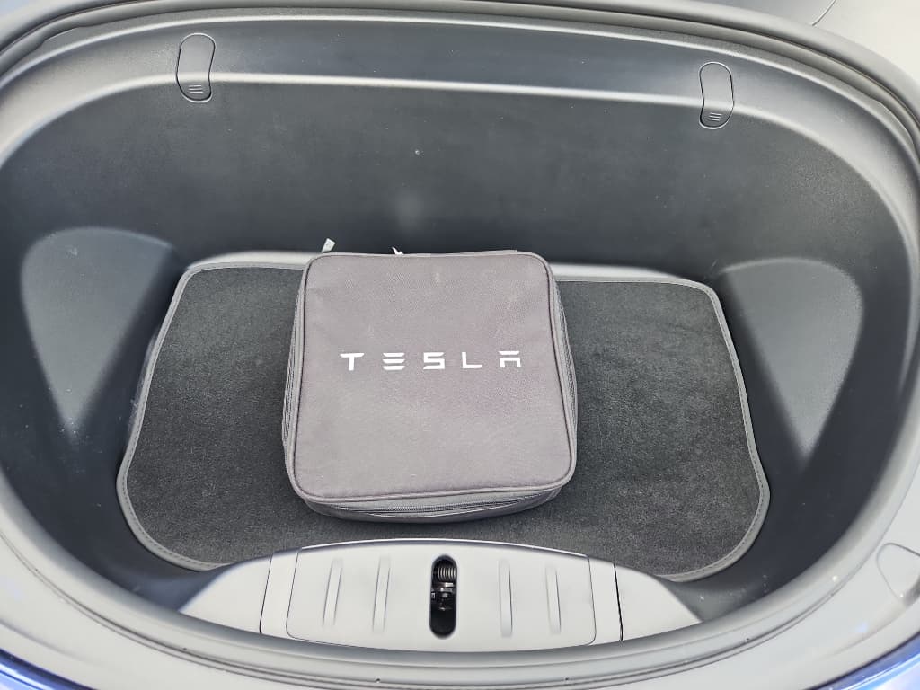 2018 Tesla Model 3 view 6