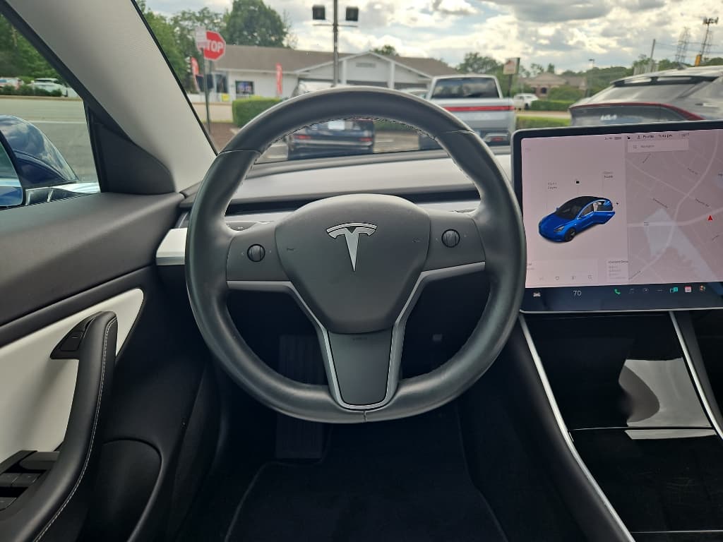 2018 Tesla Model 3 view 8