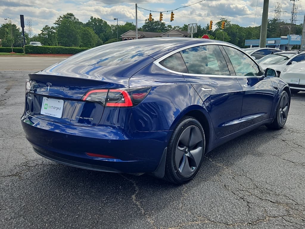 2018 Tesla Model 3 view 3