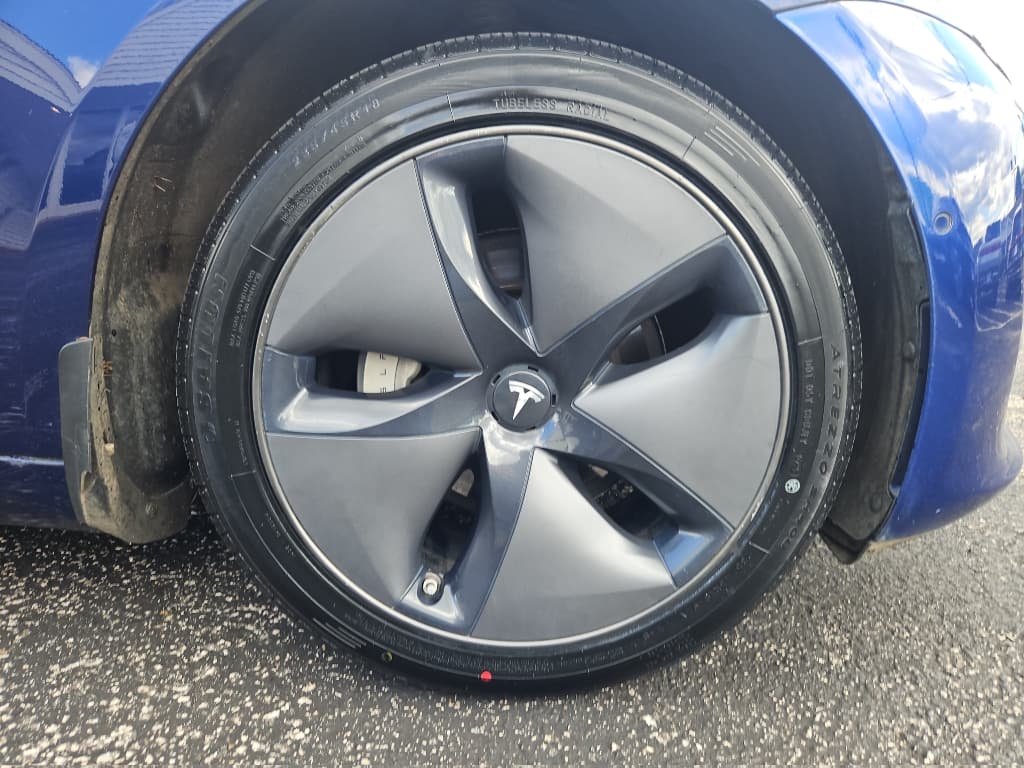 2018 Tesla Model 3 view 29