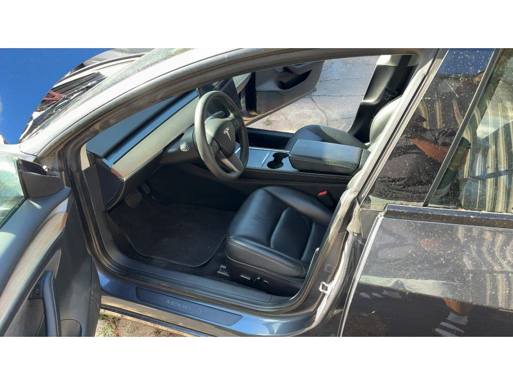 2021 Tesla Model 3 view 4