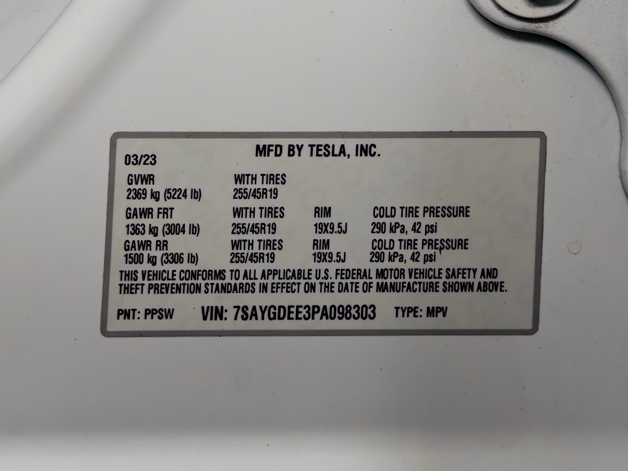 2023 Tesla Model Y view 27