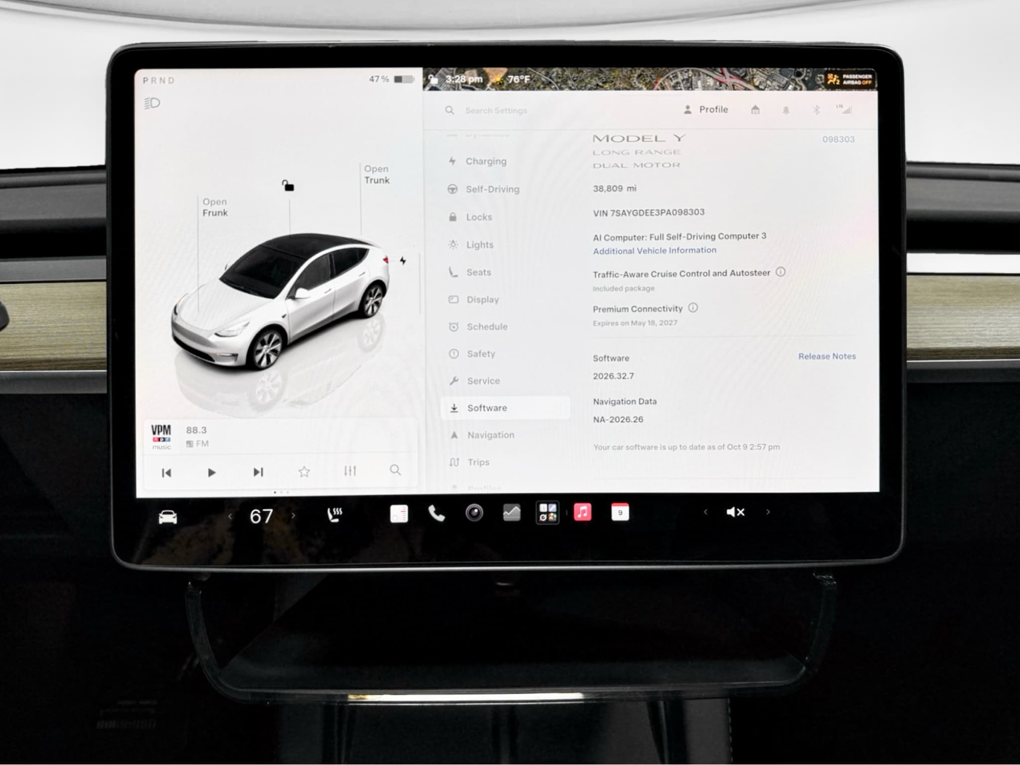 2023 Tesla Model Y view 10