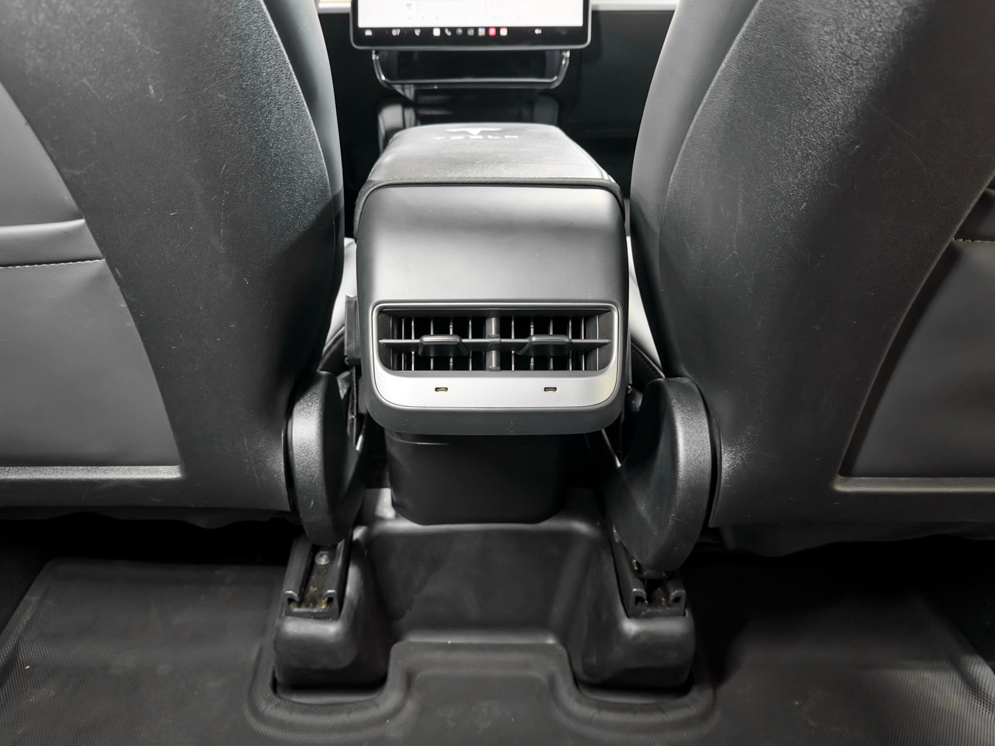 2023 Tesla Model Y view 19