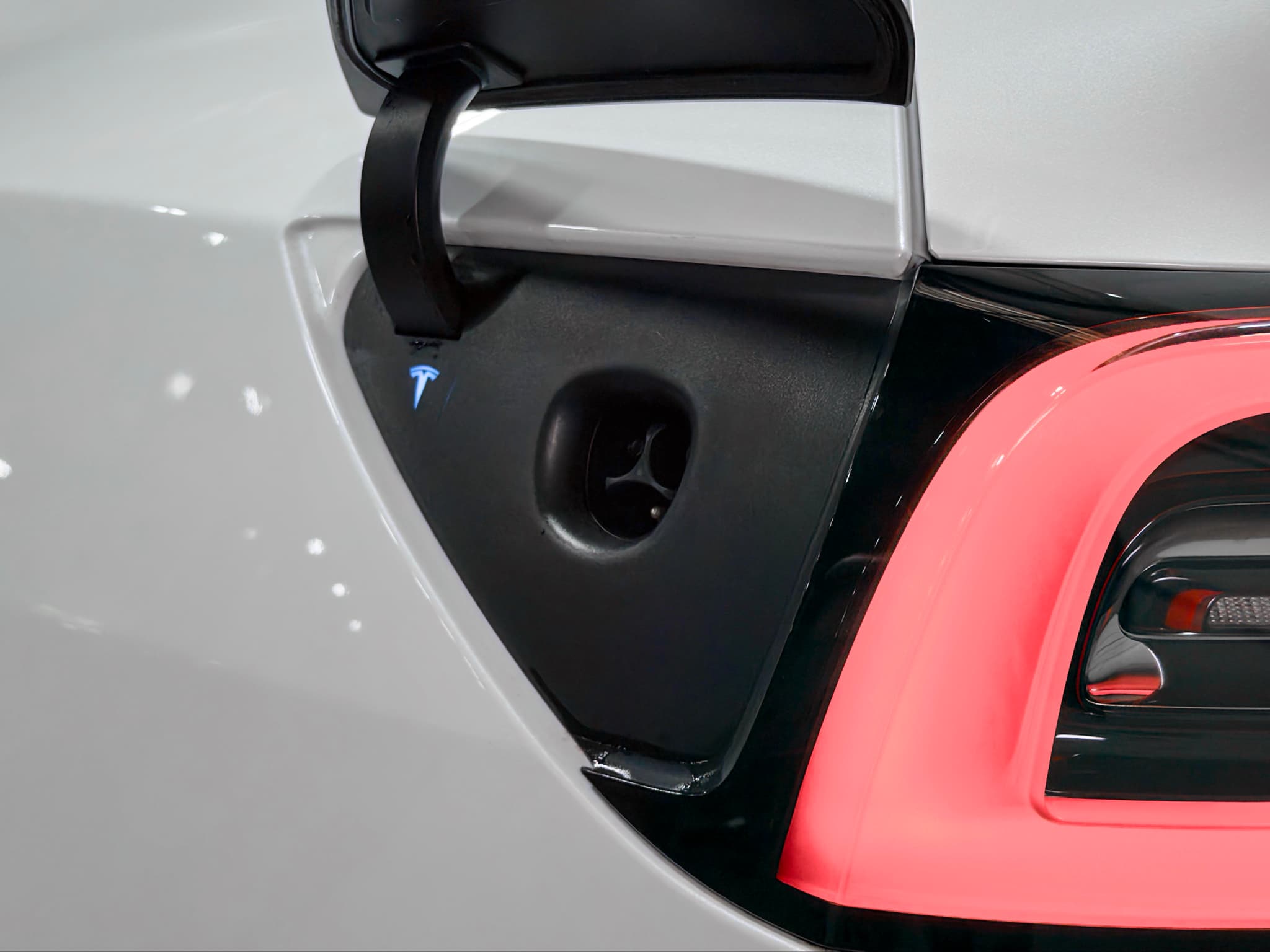 2023 Tesla Model Y view 5