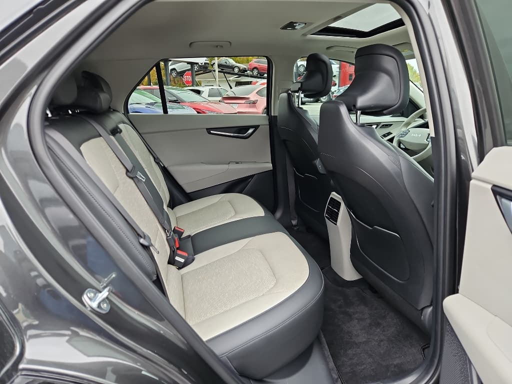 2024 Kia Niro EV view 25