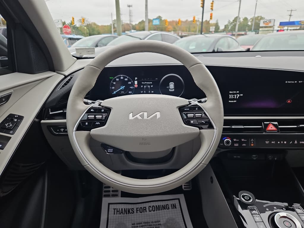 2024 Kia Niro EV view 8