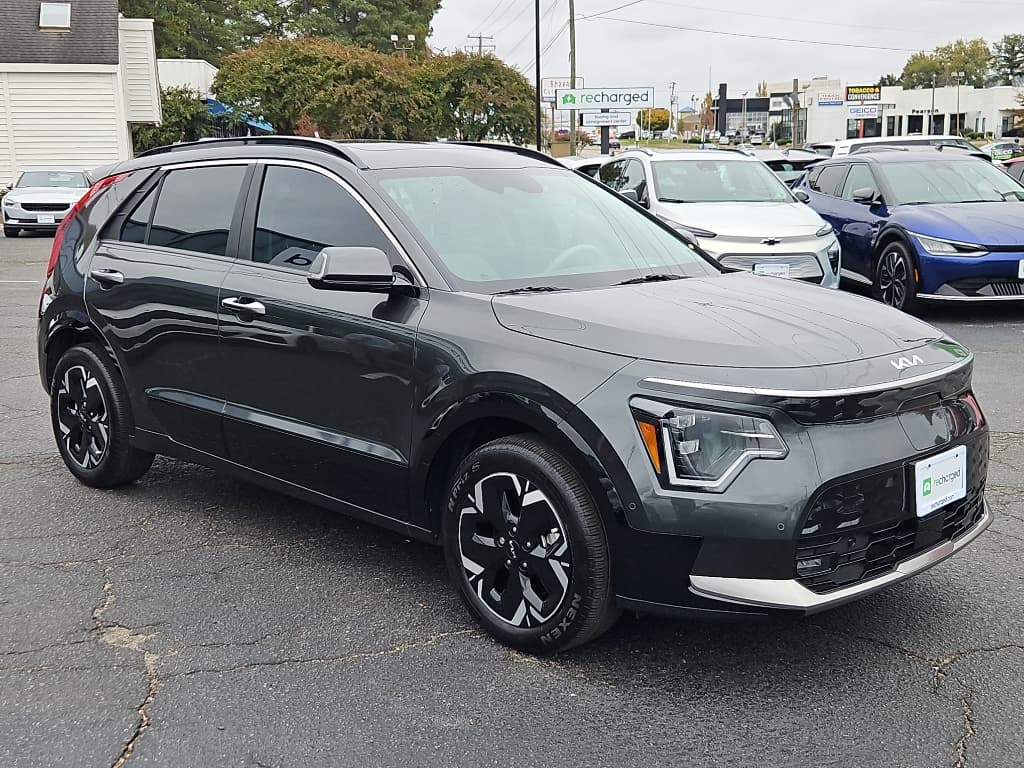 2024 Kia Niro EV view 4