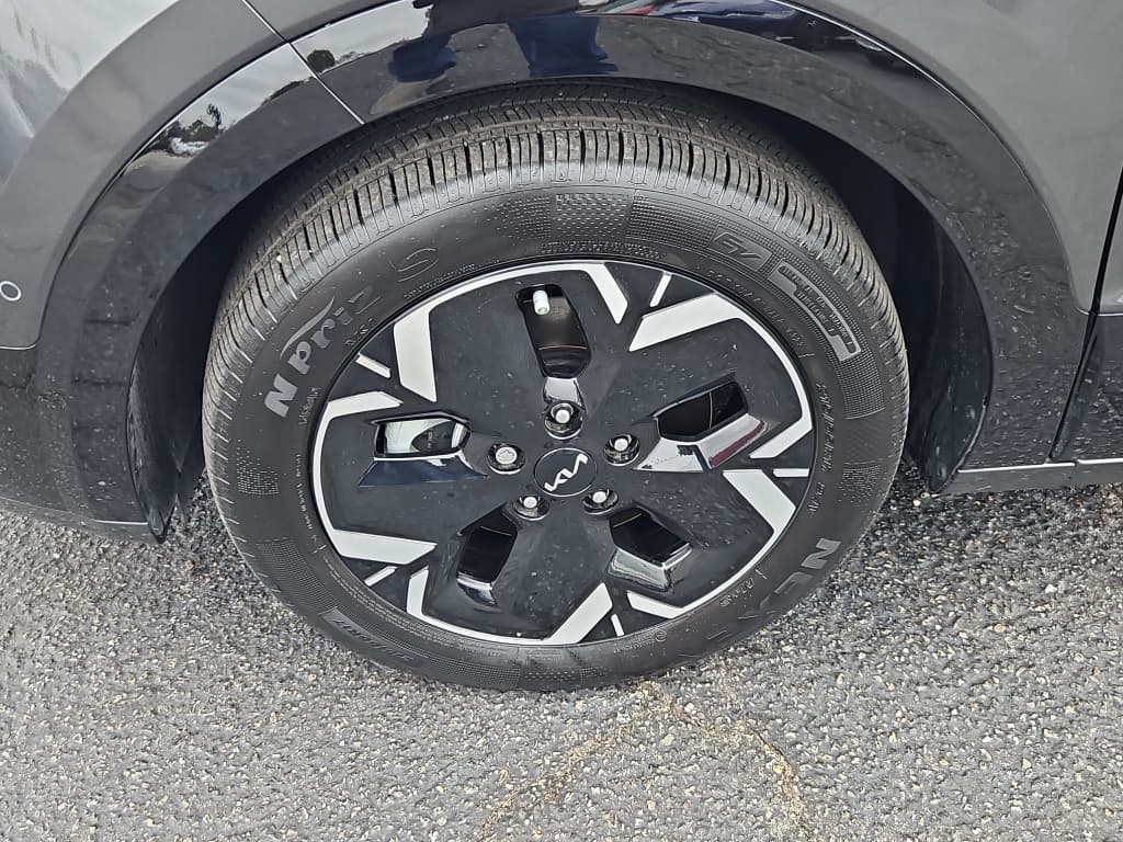 2024 Kia Niro EV view 31