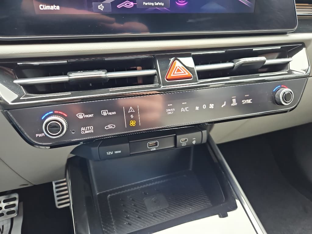 2024 Kia Niro EV view 18