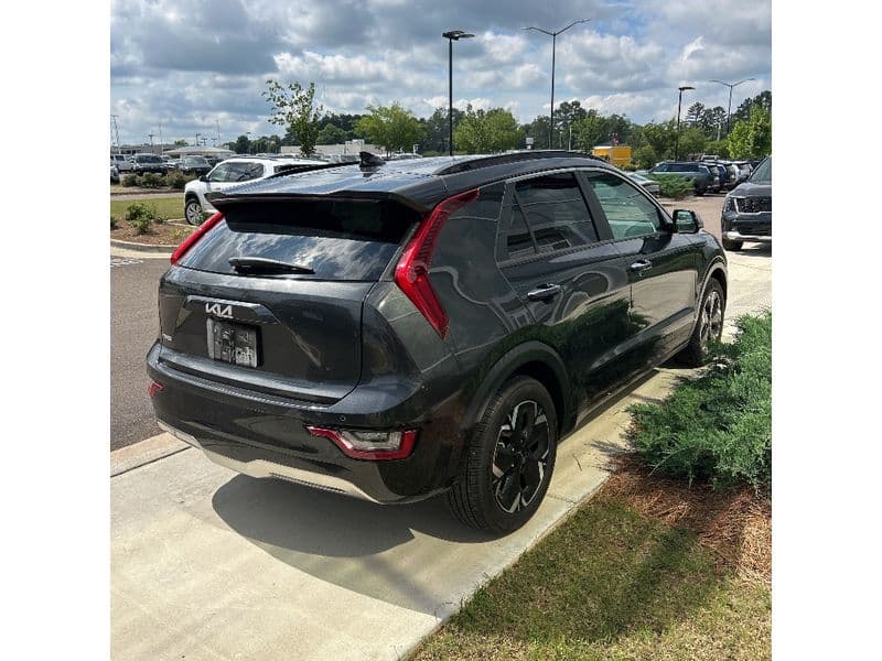 2024 Kia Niro EV view 3