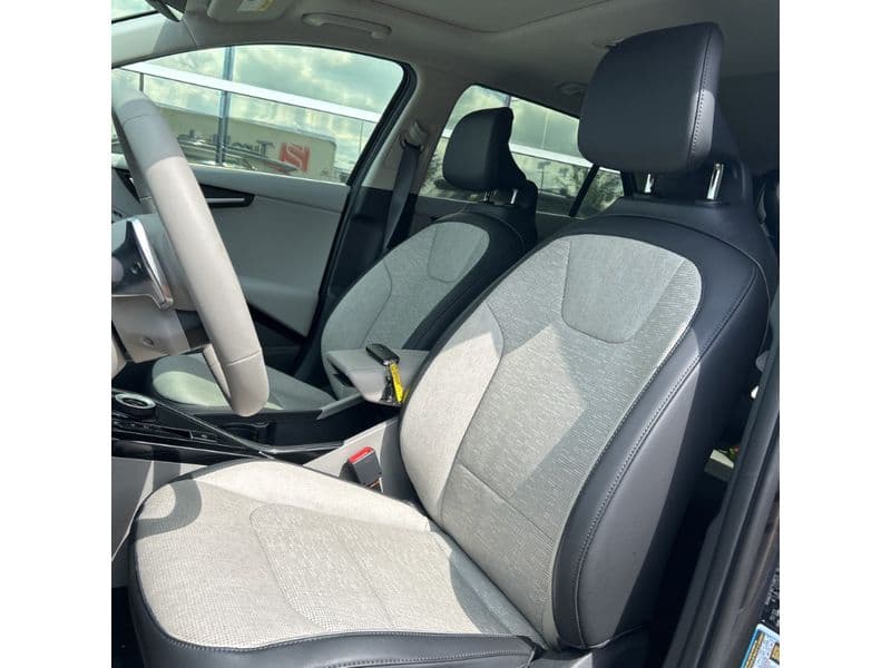 2024 Kia Niro EV view 5