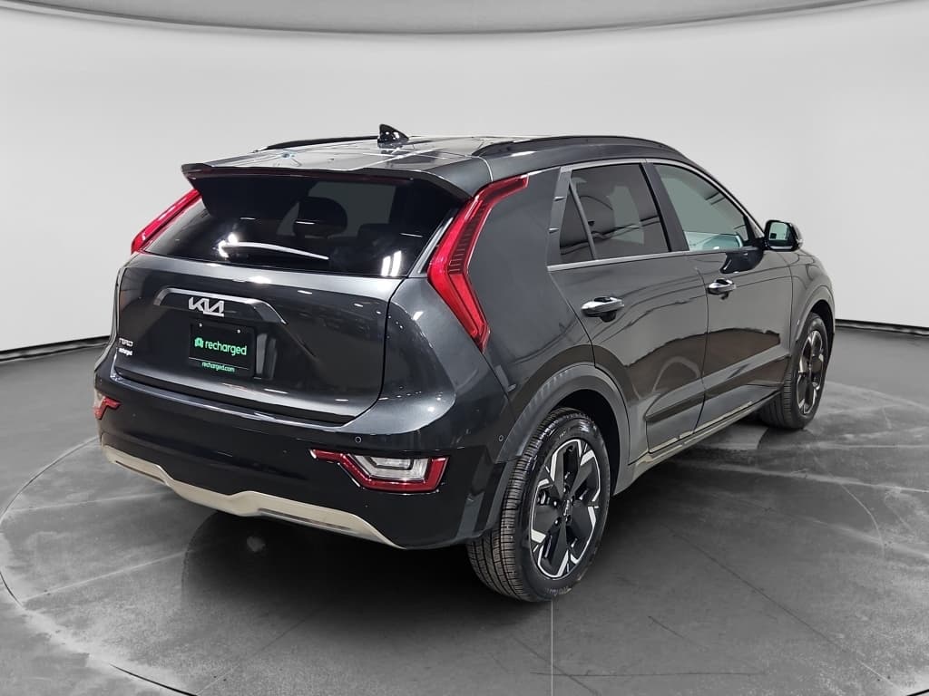 2024 Kia Niro EV view 3