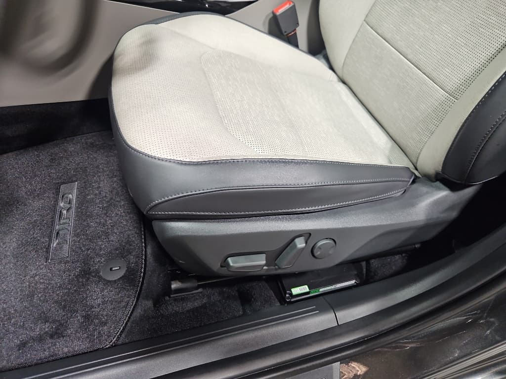 2024 Kia Niro EV view 6