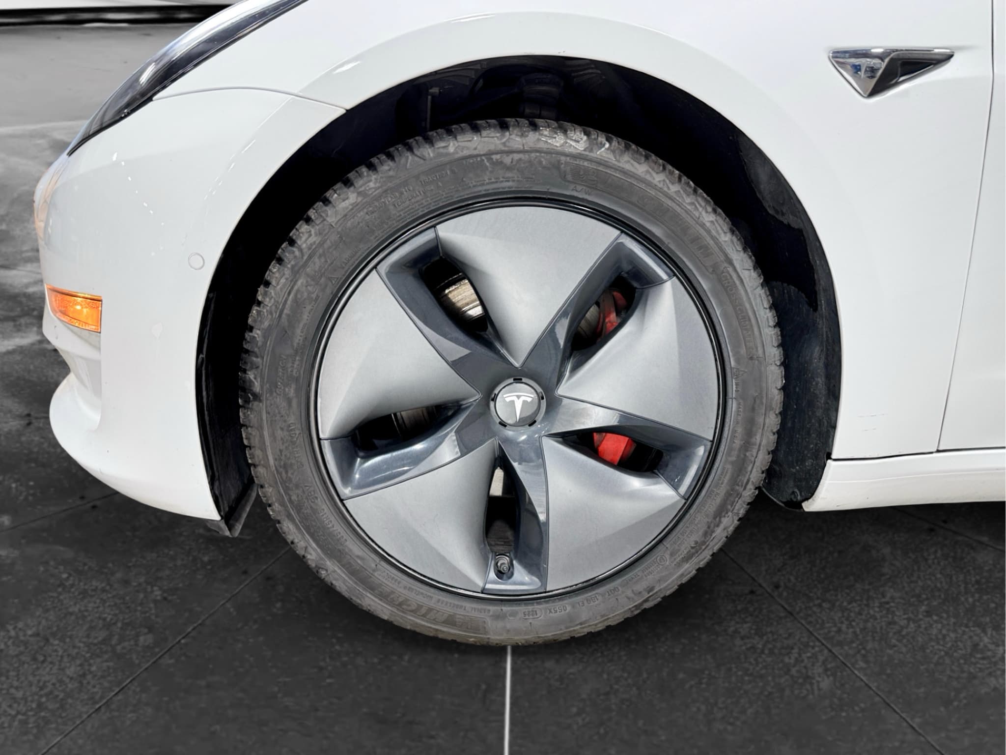 2018 Tesla Model 3 view 31