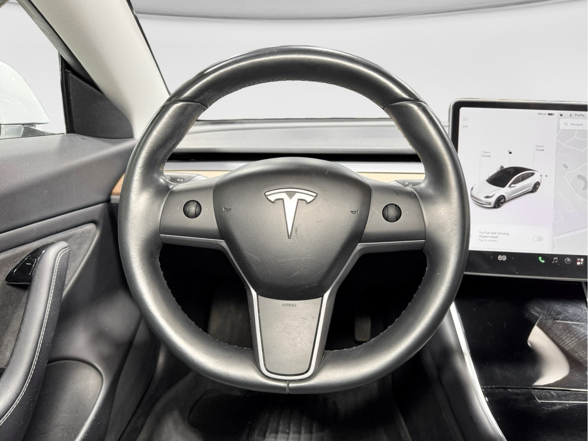 2018 Tesla Model 3 view 9
