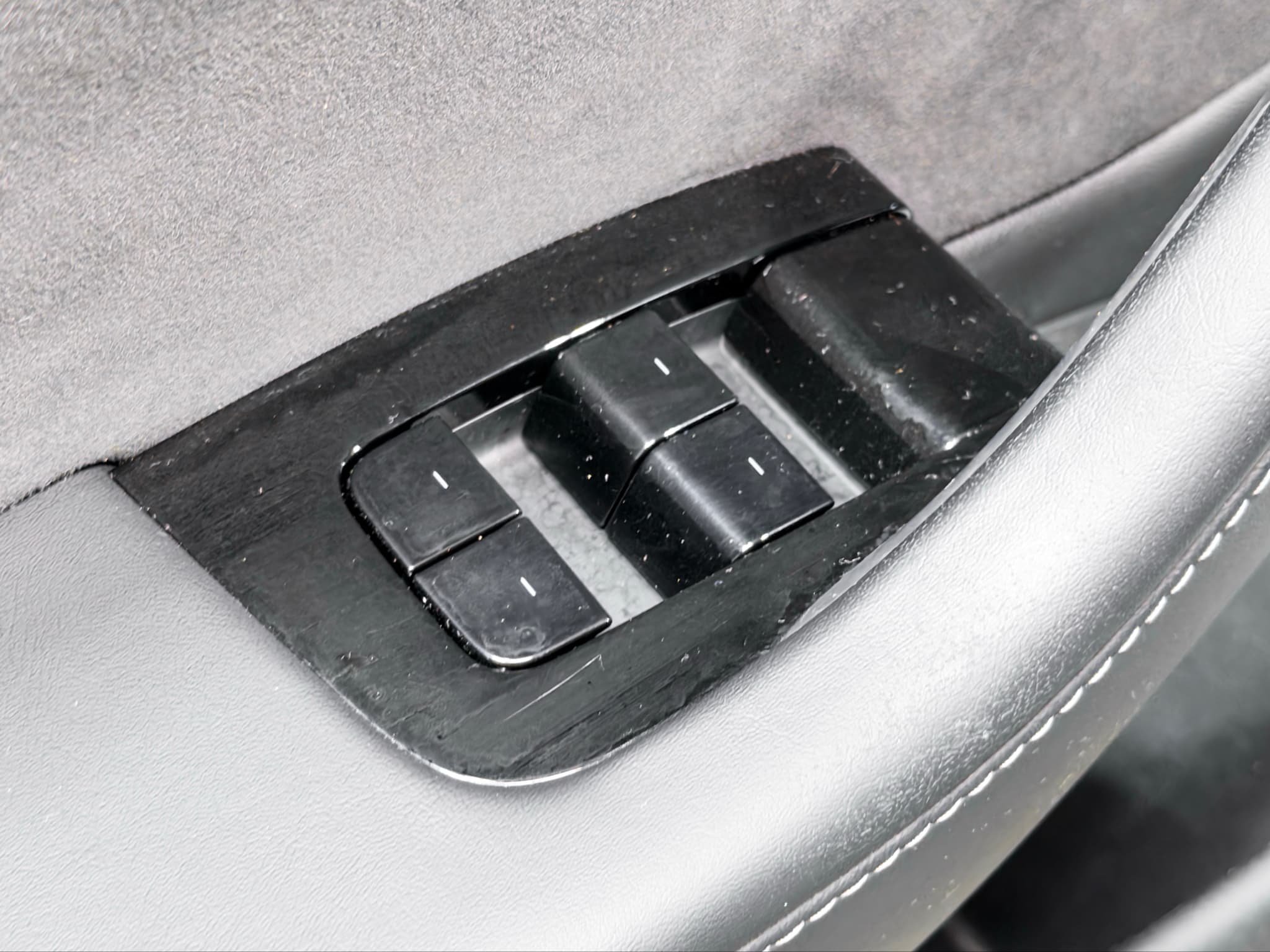 2018 Tesla Model 3 view 8