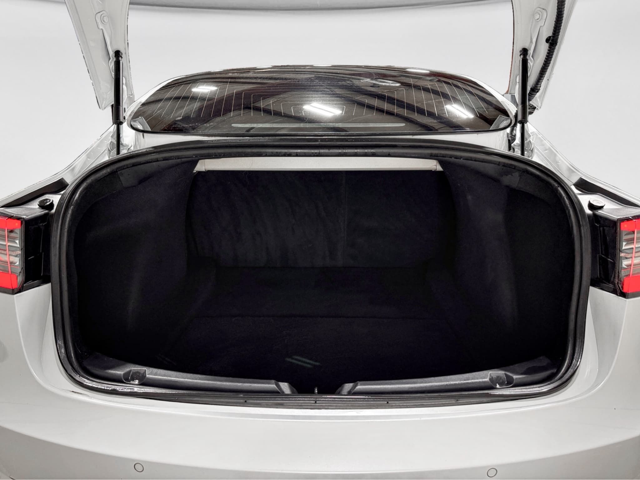 2018 Tesla Model 3 view 27