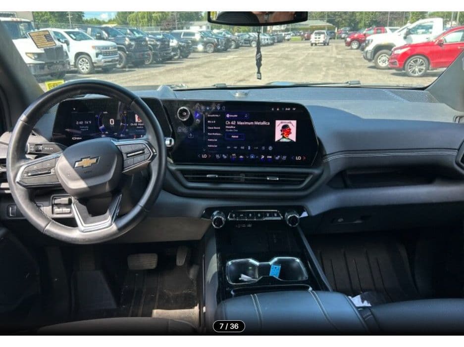 2025 Chevrolet Silverado EV view 5