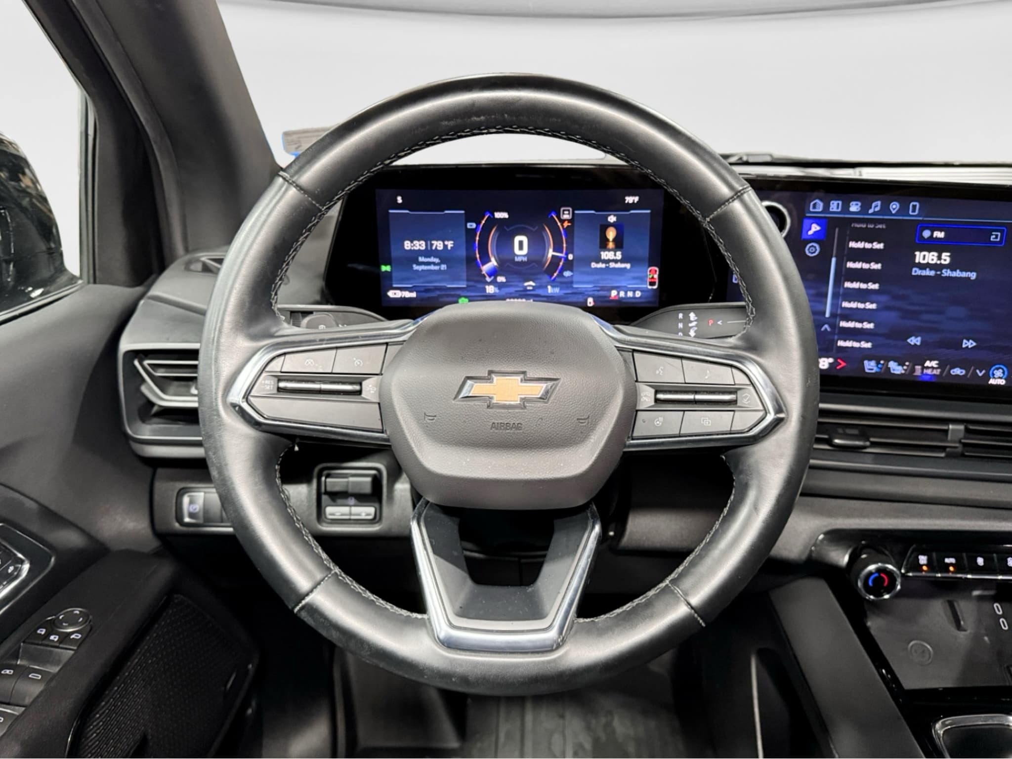2025 Chevrolet Silverado EV view 8