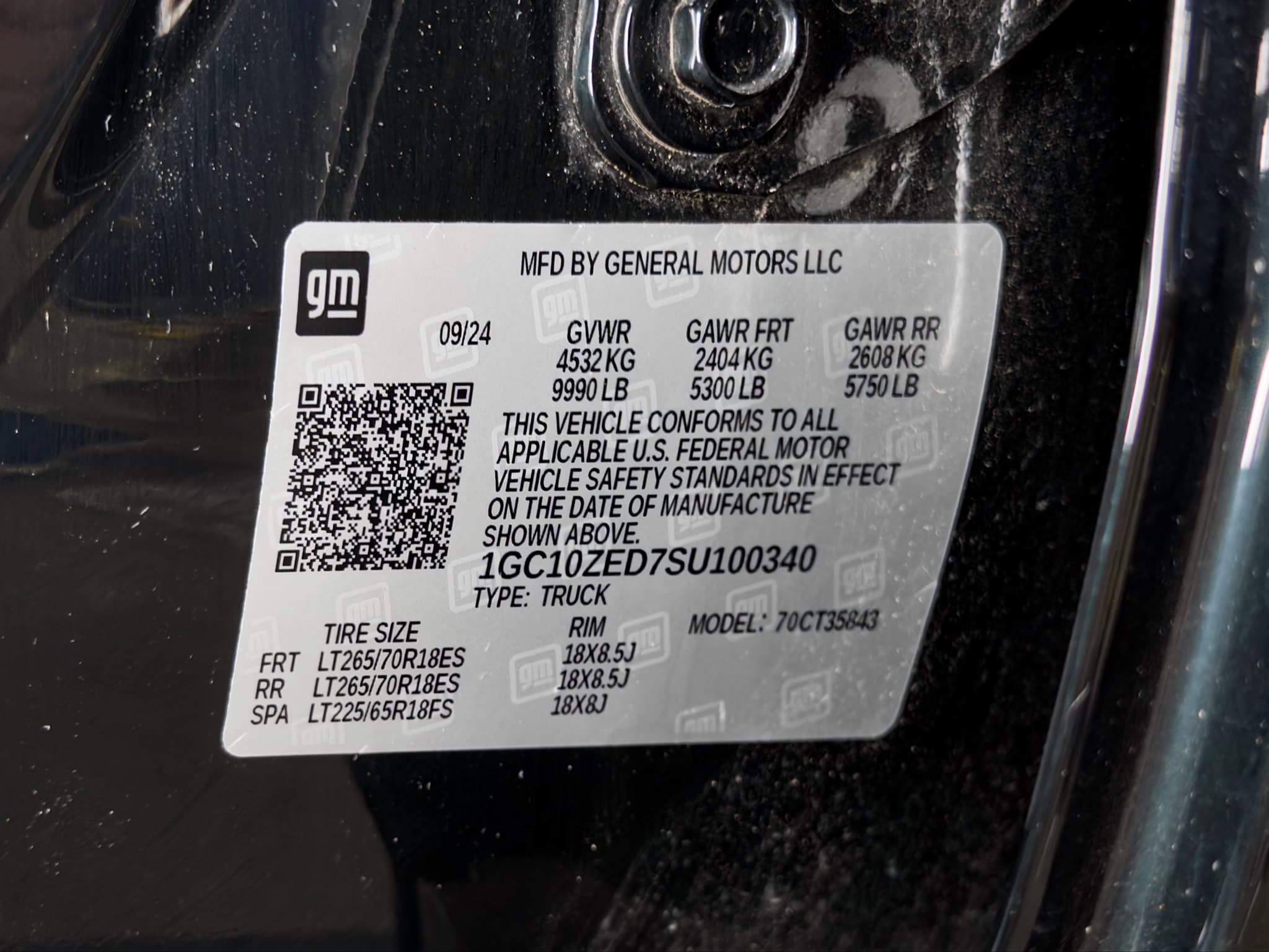 2025 Chevrolet Silverado EV view 28