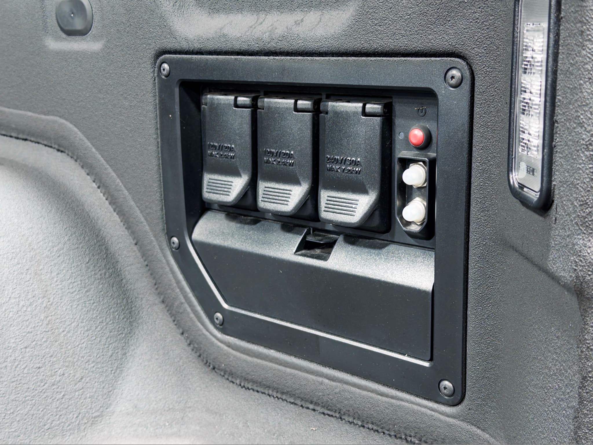 2025 Chevrolet Silverado EV view 27