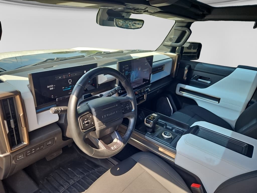 2022 GMC Hummer EV view 16
