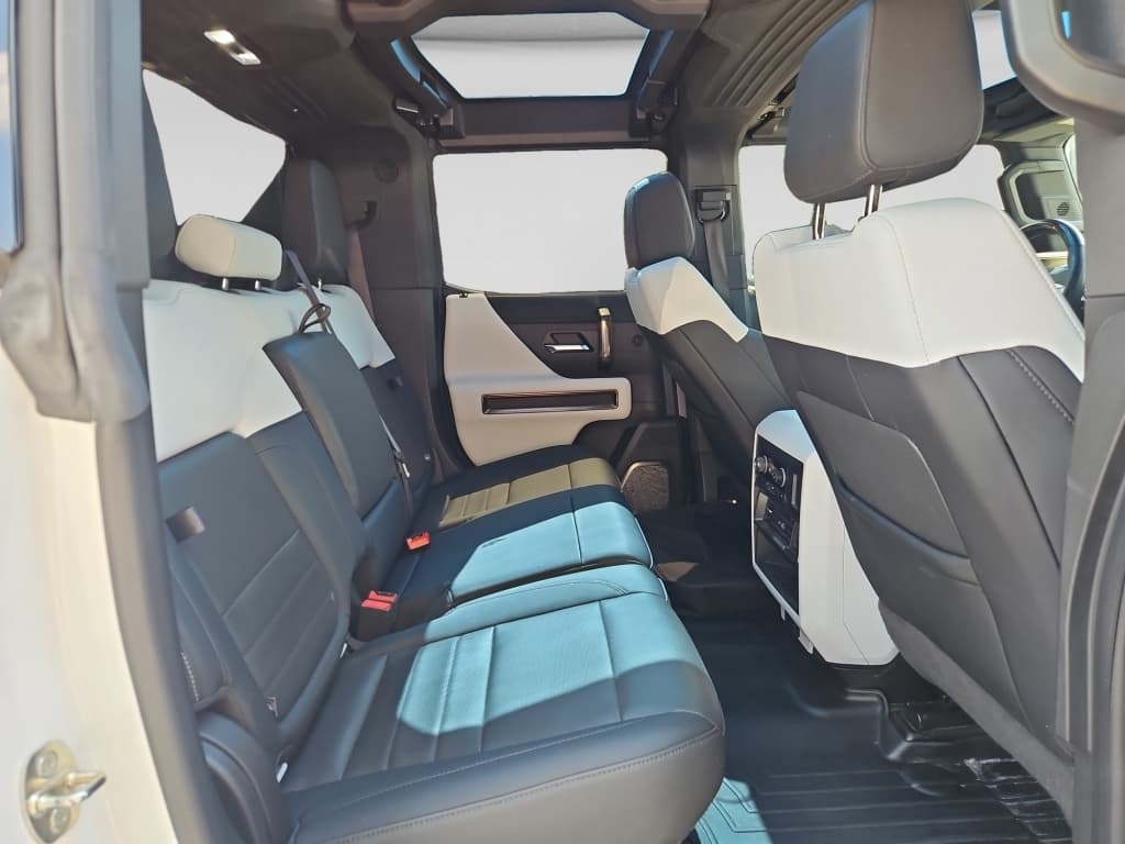 2022 GMC Hummer EV view 20