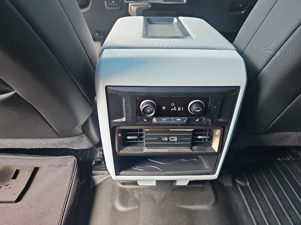 2022 GMC Hummer EV view 21